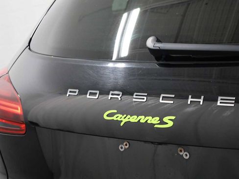 Used 2017 Porsche Cayenne S Platinum image 8