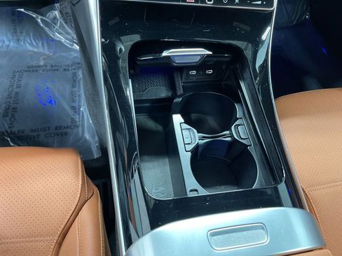 Used 2025 Mercedes-Benz C 300 4MATIC Sedan image 15