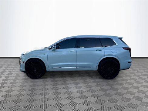 Used 2021 Cadillac XT6 Premium Luxury image 9