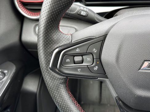 Used 2024 Chevrolet Trax RS w/ Sunroof Package image 21