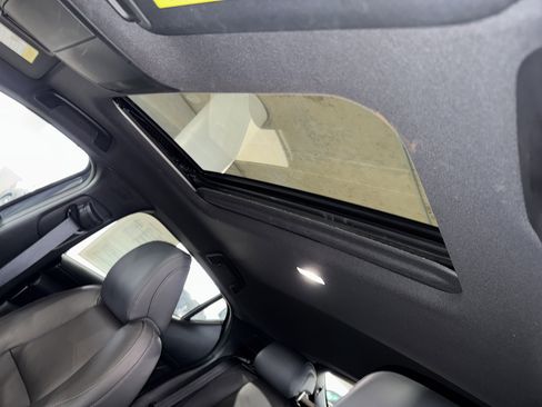 Used 2022 MAZDA MAZDA3 s image 32