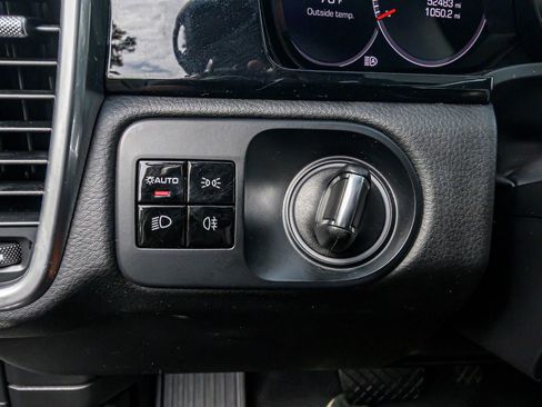 Used 2021 Porsche Cayenne Coupe image 22