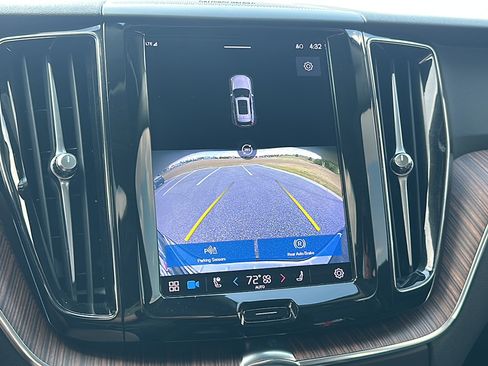 Used 2023 Volvo XC60 B5 Plus w/ Climate Package image 32