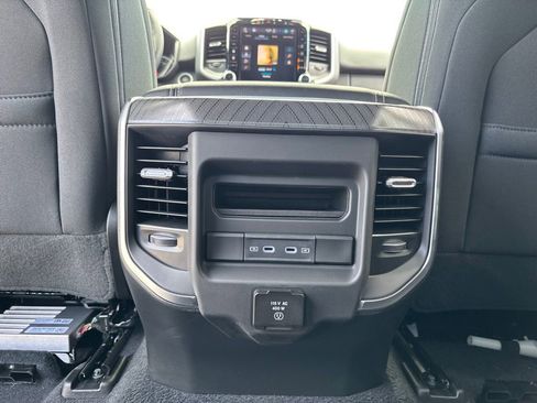 Used 2026 RAM 1500 4x4 Crew Cab image 43