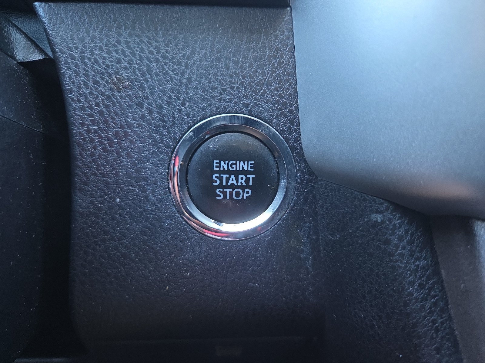 Used 2018 Toyota Highlander XLE FWD image 22