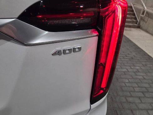 Used 2024 Cadillac XT6 Premium Luxury w/ Technology Package image 11