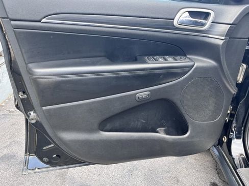 Used 2022 Jeep Grand Cherokee Limited image 17