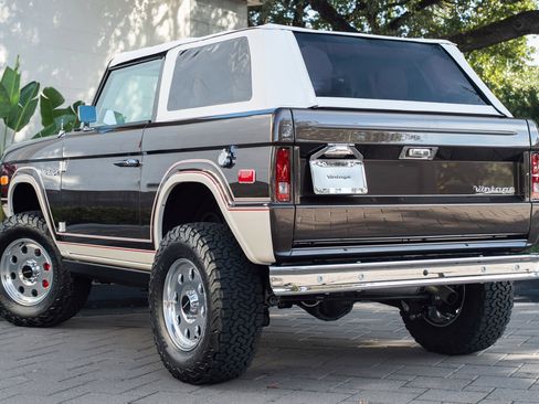 Used 2024 Ford Bronco Black Diamond image 52