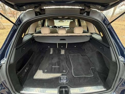Used 2018 Mercedes-Benz GLC 300 4MATIC image 25