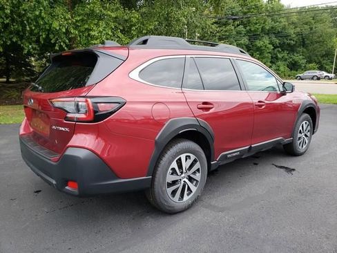 Used 2025 Subaru Outback Premium image 3