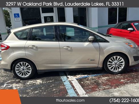 Used 2017 Ford C-MAX Energi SE FWD image 11