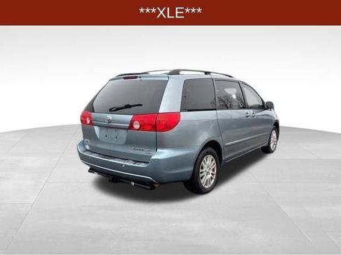 Used 2009 Toyota Sienna XLE image 7