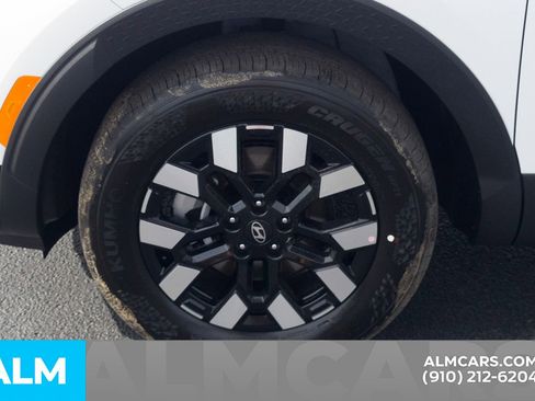 Certified 2025 Hyundai Santa Cruz SEL image 11