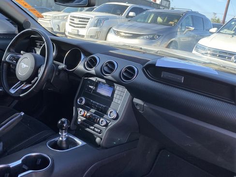 Used 2019 Ford Mustang Coupe RWD image 19