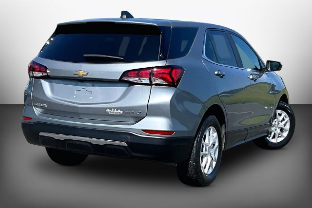 Used 2023 Chevrolet Equinox LT AWD/4WD image 2