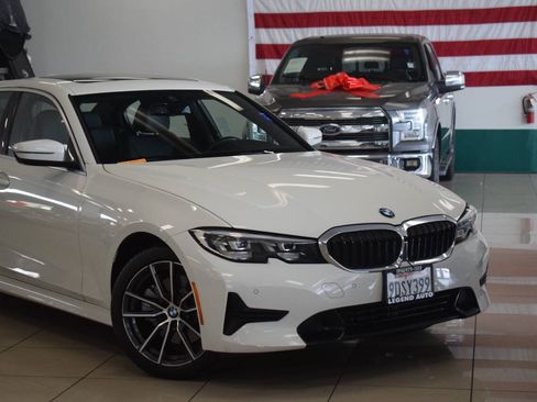 Used 2019 BMW 330i Sedan w/ Driving Assistance Package RWD image 4