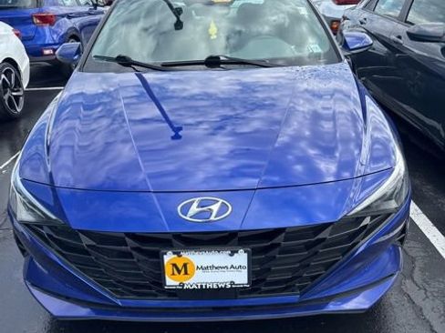 Used 2023 Hyundai Elantra SEL w/ Convenience Package FWD image 7