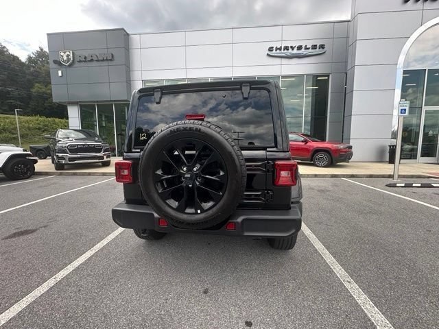 Used 2025 Jeep Wrangler Unlimited Sahara AWD/4WD image 29