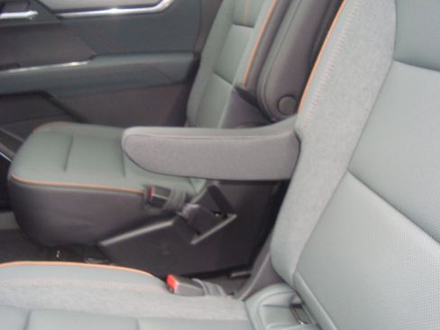 New 2026 GMC Acadia AT4 w/ Luxury Package image 24