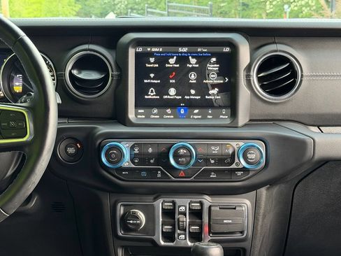 Used 2023 Jeep Wrangler Unlimited Sahara w/ Cold Weather Group AWD/4WD image 46
