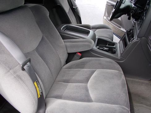 Used 2005 GMC Sierra 1500 SLE w/ Safe And Sound Package RWD image 19