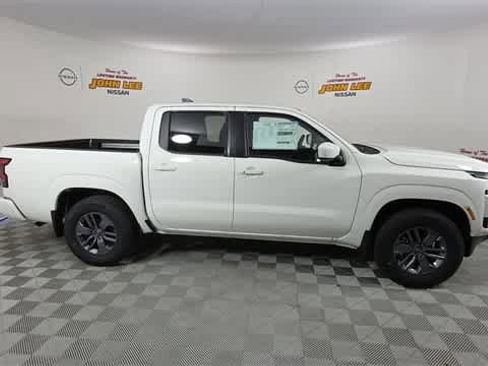 New 2025 Nissan Frontier SV w/ SV Convenience Package image 4