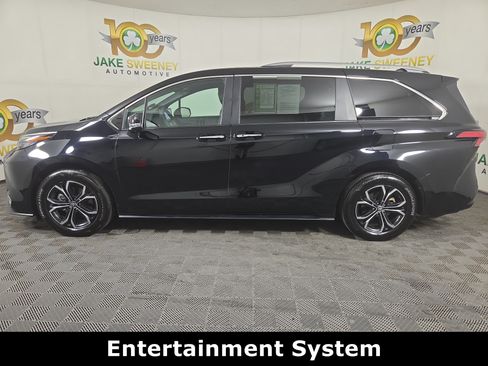 Used 2026 Toyota Sienna Platinum AWD/4WD image 4