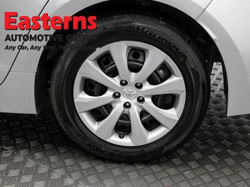 Used 2025 Toyota Corolla LE FWD image 32