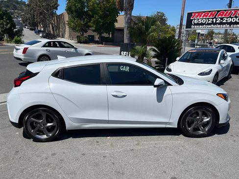 Used 2019 Hyundai Veloster 2.0 FWD image 8