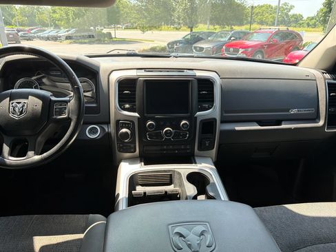 Used 2019 RAM 1500 Big Horn AWD/4WD image 26