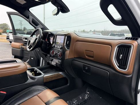 Used 2020 Chevrolet Silverado 2500 High Country w/ Technology Package image 13