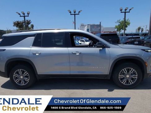 Certified 2024 Chevrolet Traverse LT AWD/4WD image 2