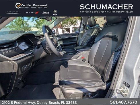 Certified 2024 Jeep Grand Cherokee Limited AWD/4WD image 11