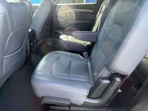 Used 2024 Buick Enclave Premium image 10