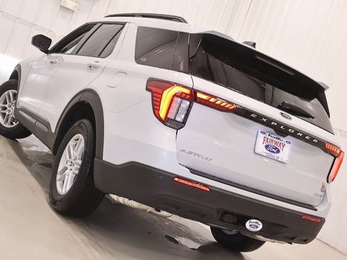 New 2026 Ford Explorer Active image 30