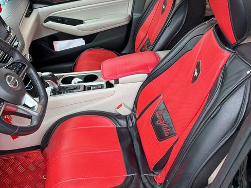 Used 2020 Nissan Altima 2.5 SV image 2