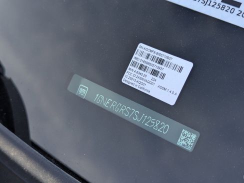 Certified 2025 Chevrolet Traverse LT image 35