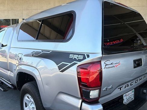 Used 2021 Toyota Tacoma SR5 AWD/4WD image 15