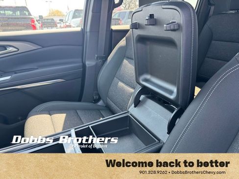 New 2026 Chevrolet Traverse LT w/ Sun and Wheel Package FWD image 22