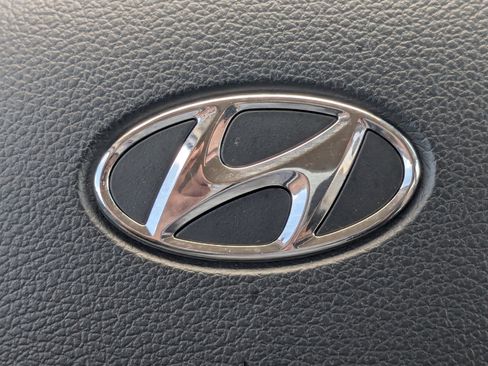 Used 2023 Hyundai Santa Fe SEL image 32