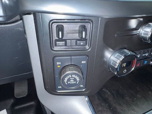 Used 2021 Ford F150 Lariat w/ Max Trailer Tow Package image 37