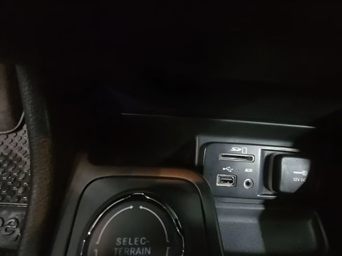 Used 2017 Jeep Cherokee Latitude w/ Safety/Convenience Group AWD/4WD image 33