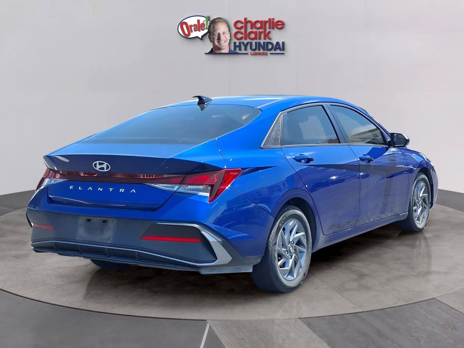 Certified 2024 Hyundai Elantra SEL FWD image 5