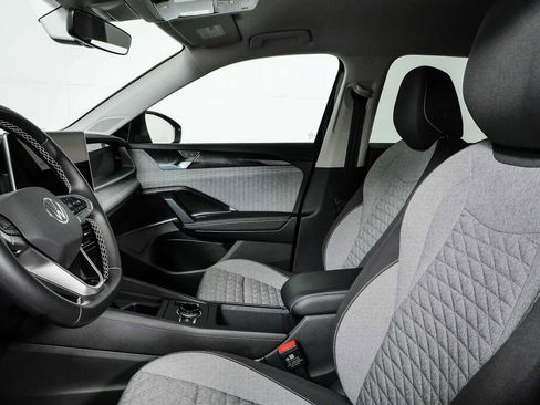 Certified 2025 Volkswagen Tiguan S AWD/4WD image 8