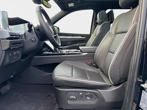 Certified 2026 Cadillac Escalade ESV Sport w/ LPO, ONYX Package AWD/4WD image 21