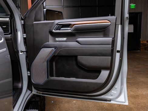 Used 2025 GMC Sierra 1500 Denali w/ Technology Package image 37