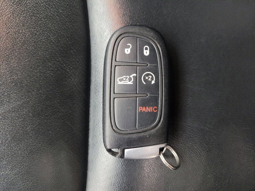 Used 2018 Jeep Cherokee Limited AWD/4WD image 32
