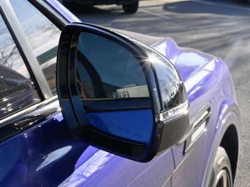 Used 2025 Bentley Bentayga image 13