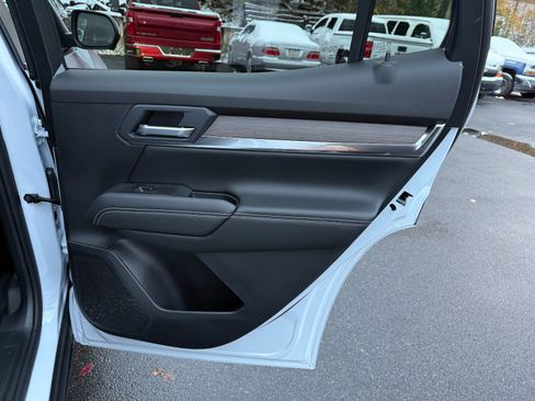 New 2026 GMC Terrain Denali w/ LPO, Floor Liner Package image 21