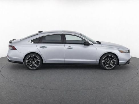 Used 2025 Honda Accord Sport image 8